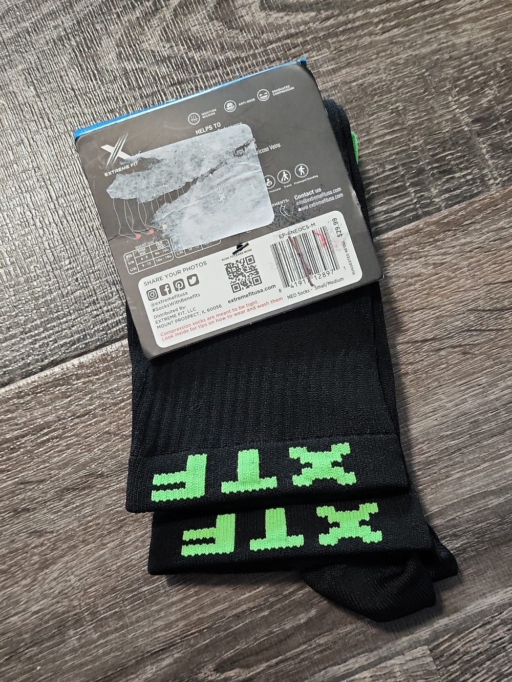 Extreme Fit Graduated Compression Socks - Picture 2 of 3